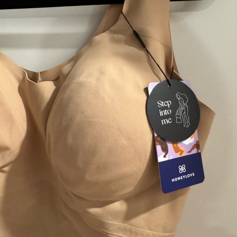 Seamless Nude Shapewear Bodysuit - Sculpting Support - Picture 2 of 8